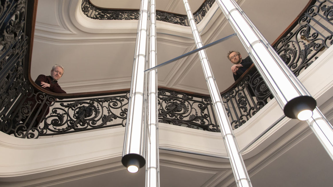 Ronan e Erwan Bouroullec criam luminárias escultóricas para museu em Paris