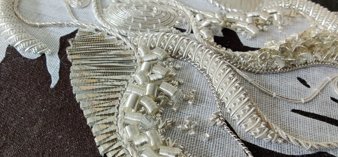 Bordado-arte chama atenção para a importância da preservação de florestas